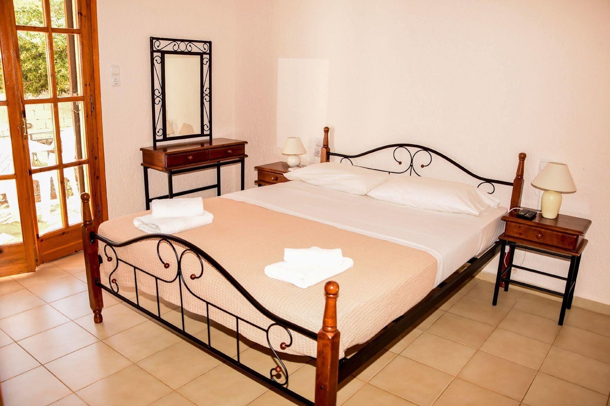 Athina Villas Elounda Eksteriør billede